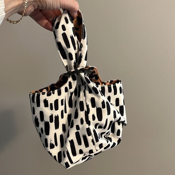 Reversible Yarn Storage Bag Tote Knitting, Crocheting Animal Print - Picture 2 of 2